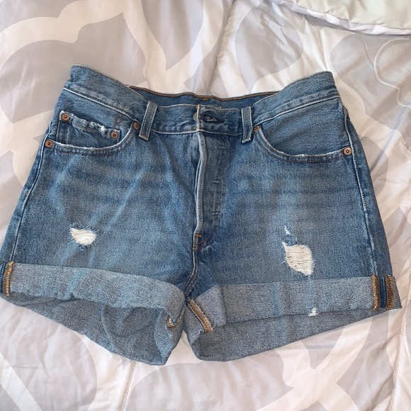 Levi’s Jean Shorts - Picture 1 of 3